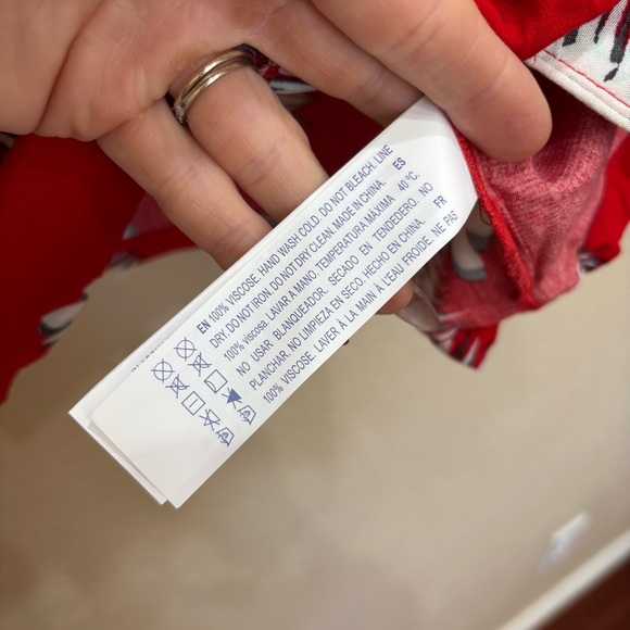 NEW Forever 21 Cropped Hawaiian Shirt in Red Size Medium - Picture 4 of 5